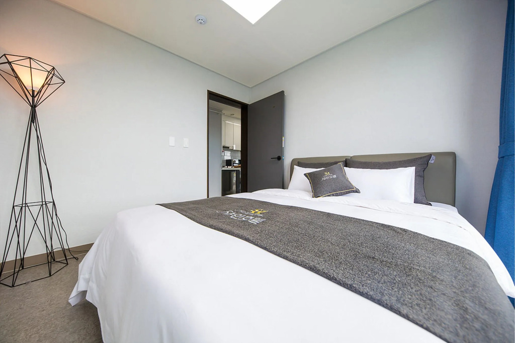 Shine Hotel