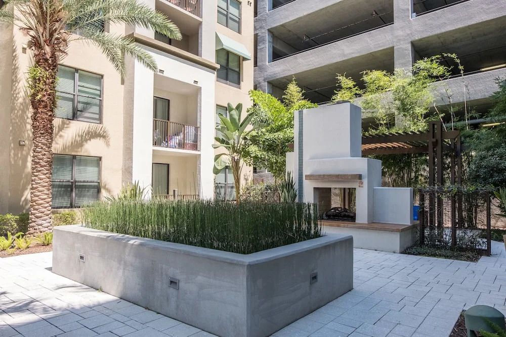 Gorgeous Apartments near Int'l Plaza
