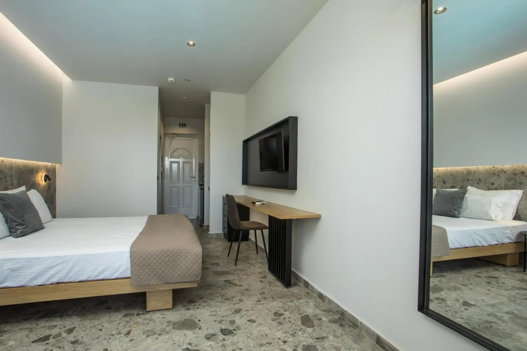 Dias Studios & Suites