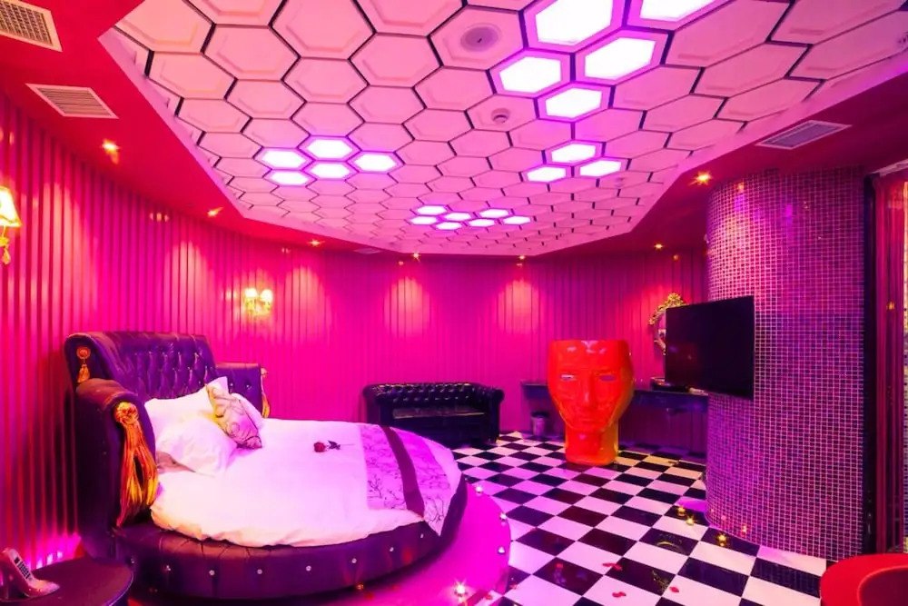 Suzhou Huazhiyu Lover Theme Hotel
