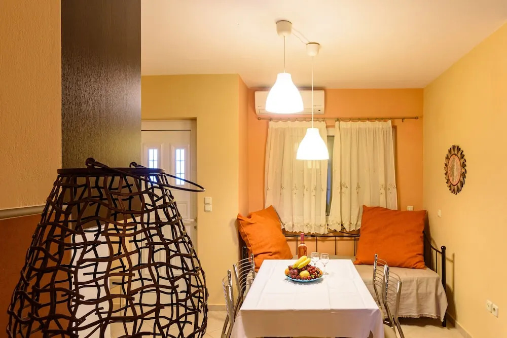 Kyparissia Garden Retreat - Fully Lux Duplex