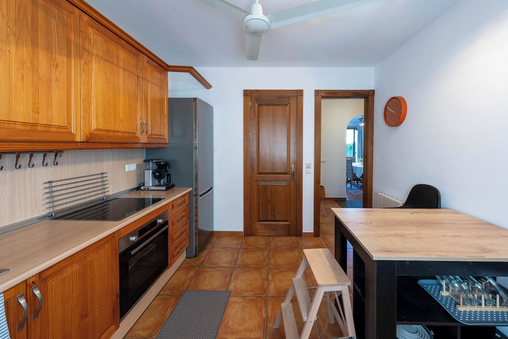 Spacious 4BR Townhouse - Rooftop Terrace
