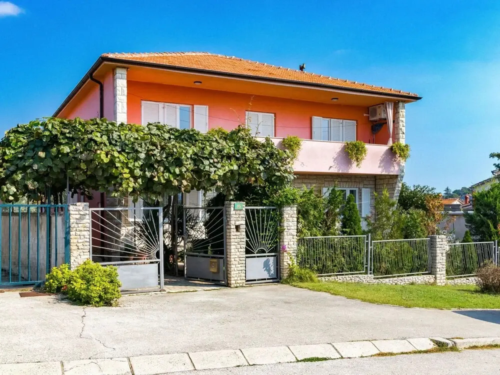 Jere Pula in Pula With 2 Bedrooms and 1 5 Bathrooms