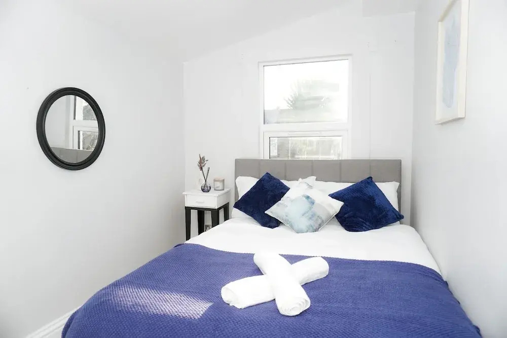 3 Bed-sleeps 7-garden-parking-town Centre