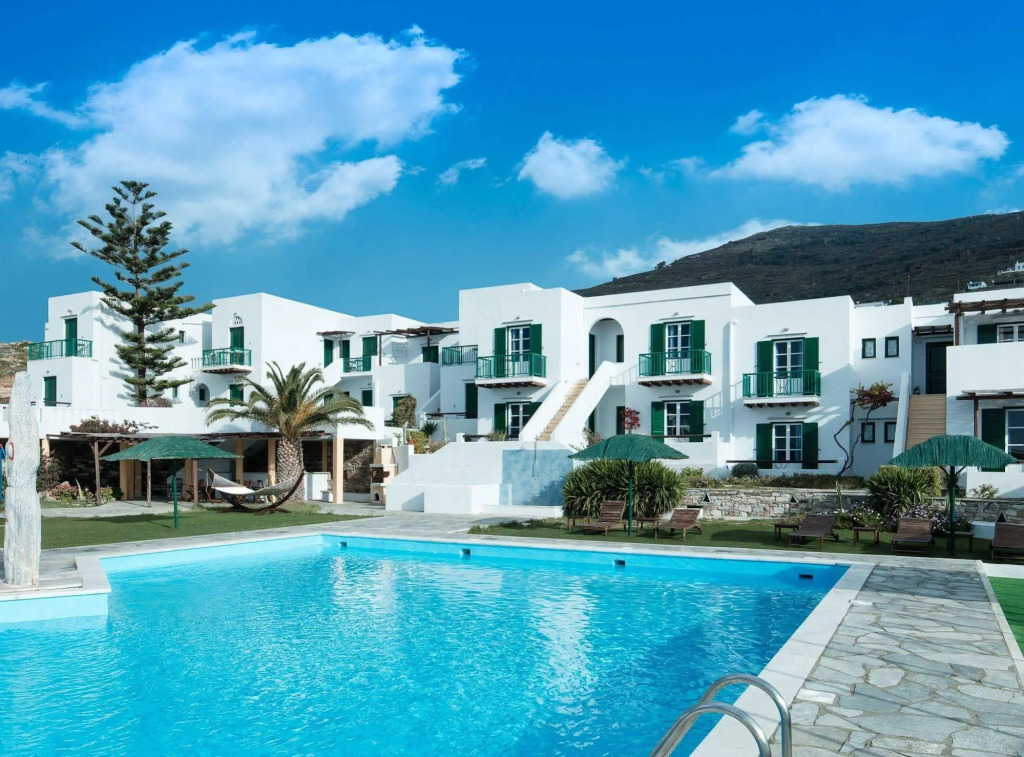 Mr and Mrs White Tinos