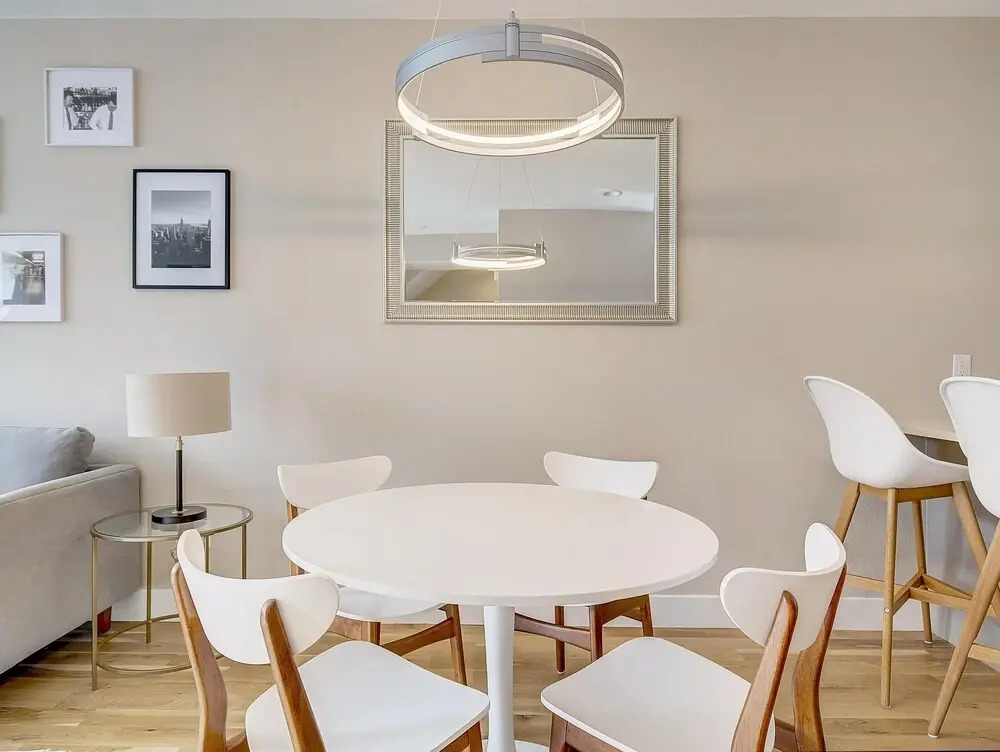 New Stunning Modern Gem in Unbeatable Location