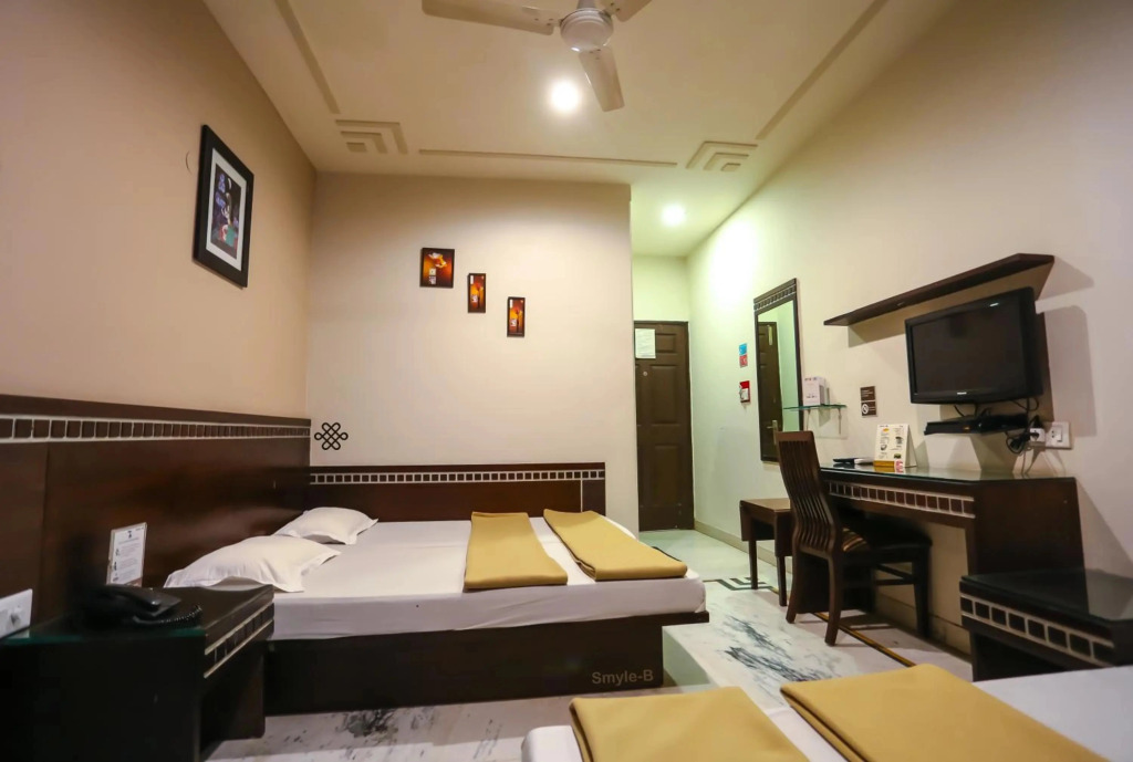 Smyle Inn - Comfort & Value near New Delhi Railway Station