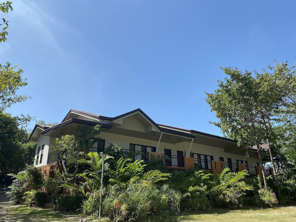 Hiraya Wellness Resort and Ecopark