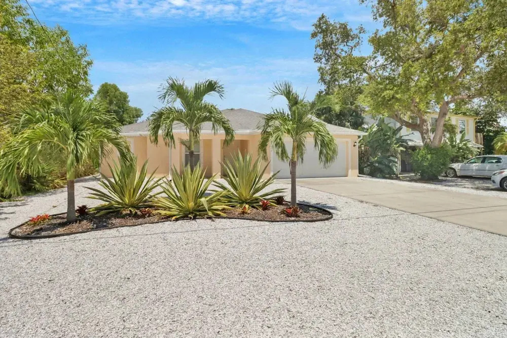4222 Springs Ln