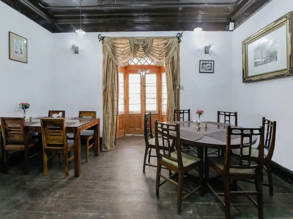 OYO 35498 Shimla British Resort