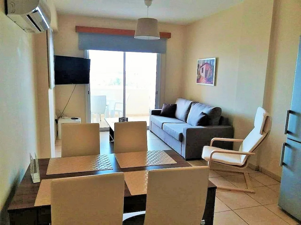 206 Sunrise Beach Apartment