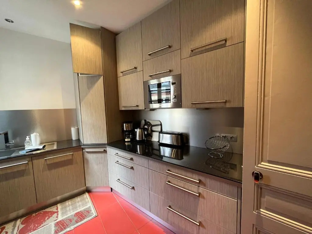 Appartement haut standing 125m2 / Parking privé plein centre-ville avec vue panoramique