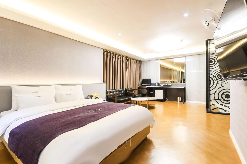 500th Hotel