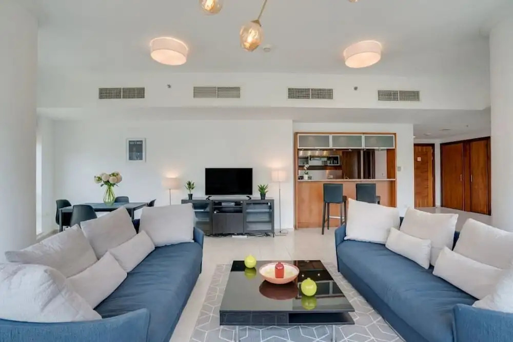 Airy Apartment With the Best View of Marina!