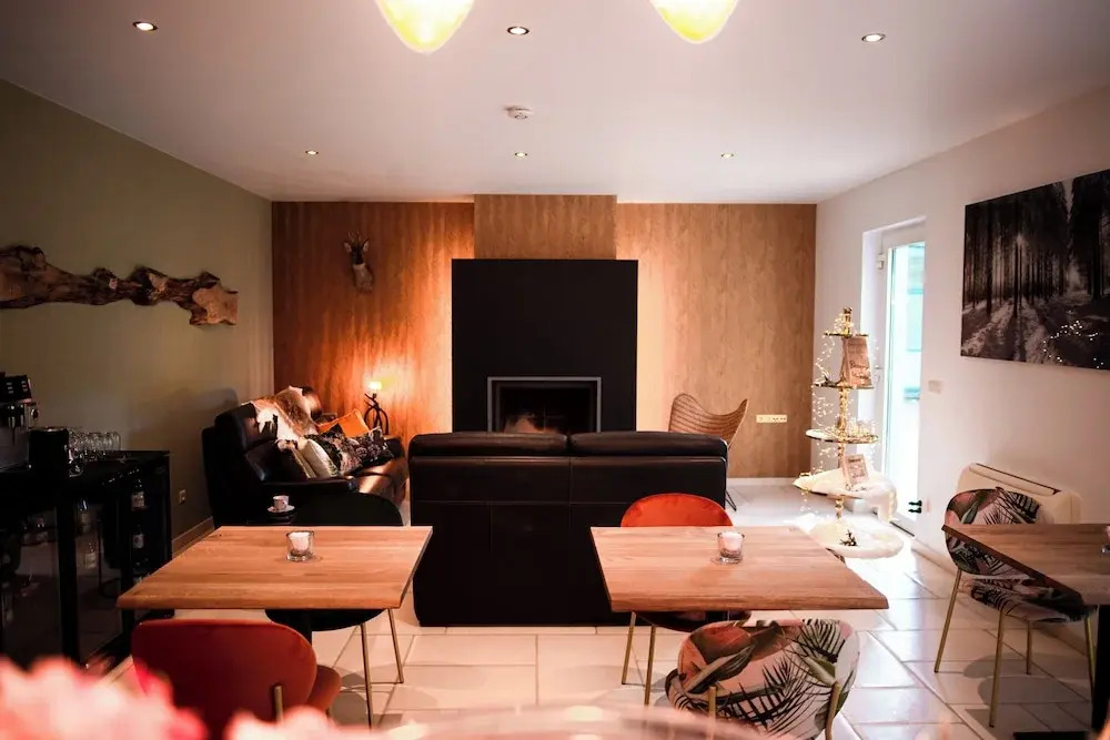 Cha Cha de Loup-B&B-Vakantiewoning met verwarmd binnenzwembad en groot zonneterras in de Ardennen