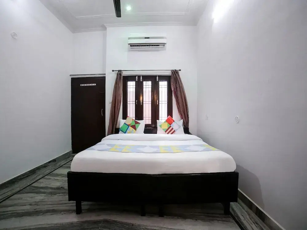 OYO Home 22635 Modern Villa 3BHK