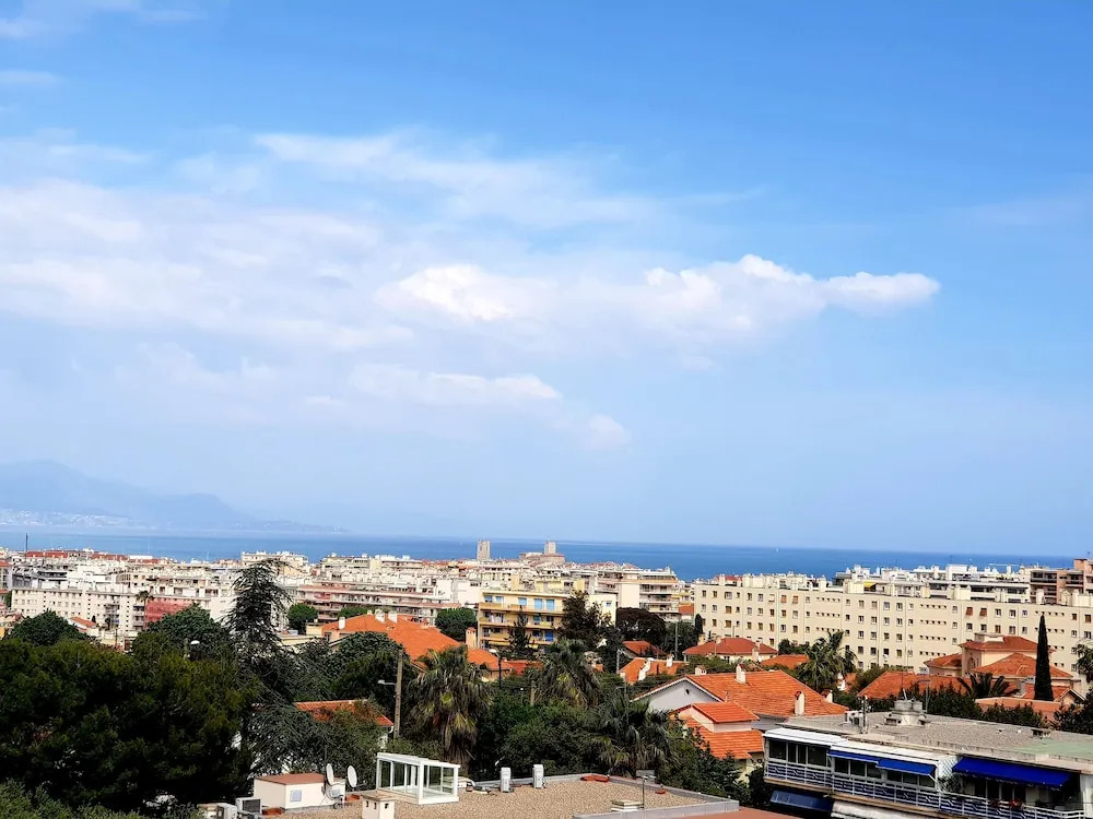 Beautiful 1-bedroom Apartment Sea View