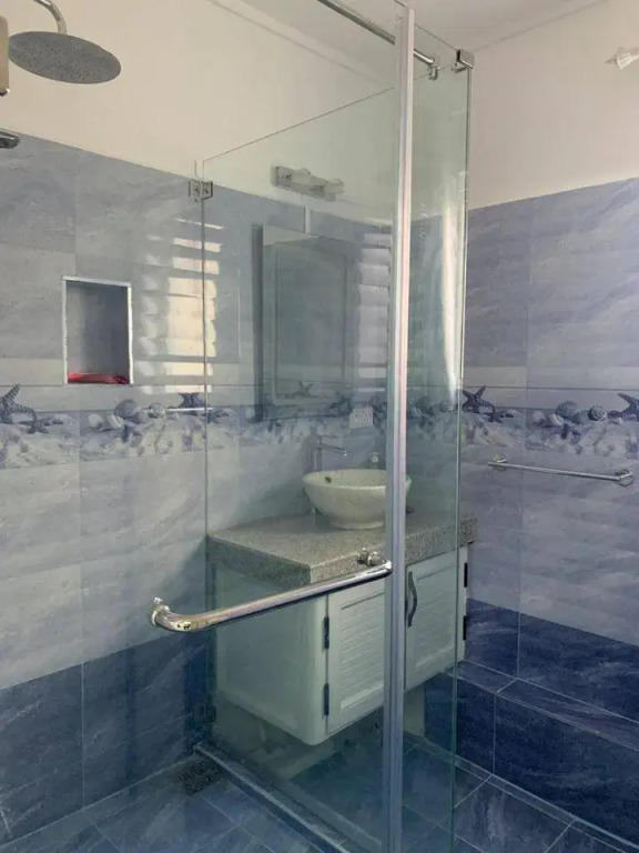 Well equipped peaceful 3 bedroom apartment