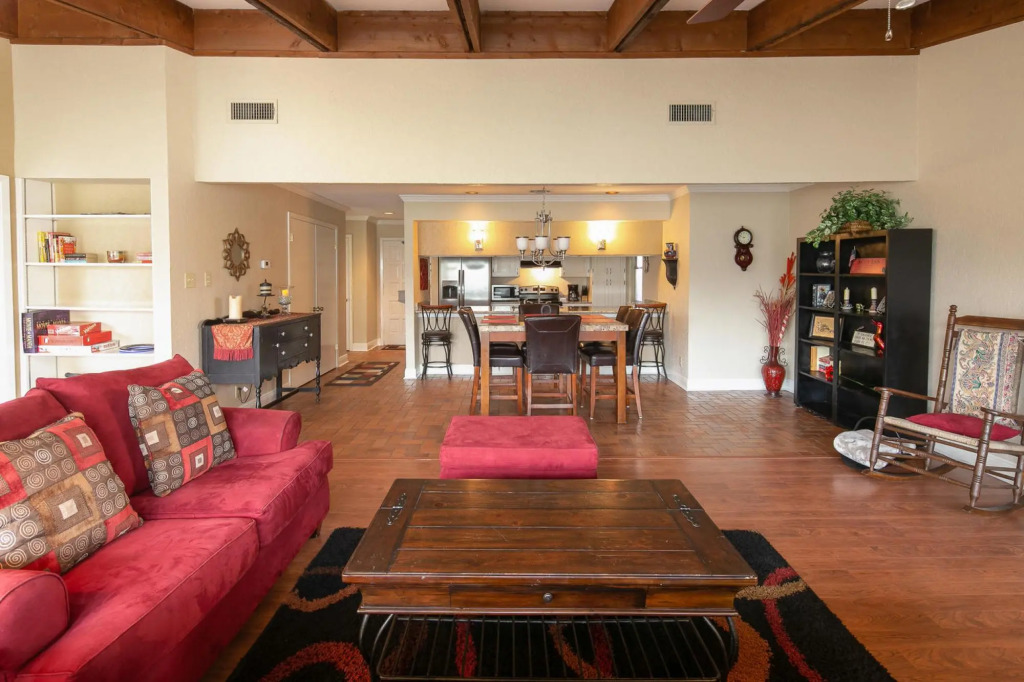 Hill Country Hideaway TBM 208