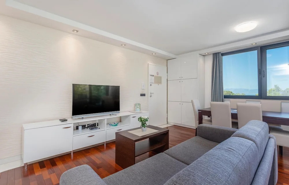 Awesome Home in Malinska With Wifi and 2 Bedrooms