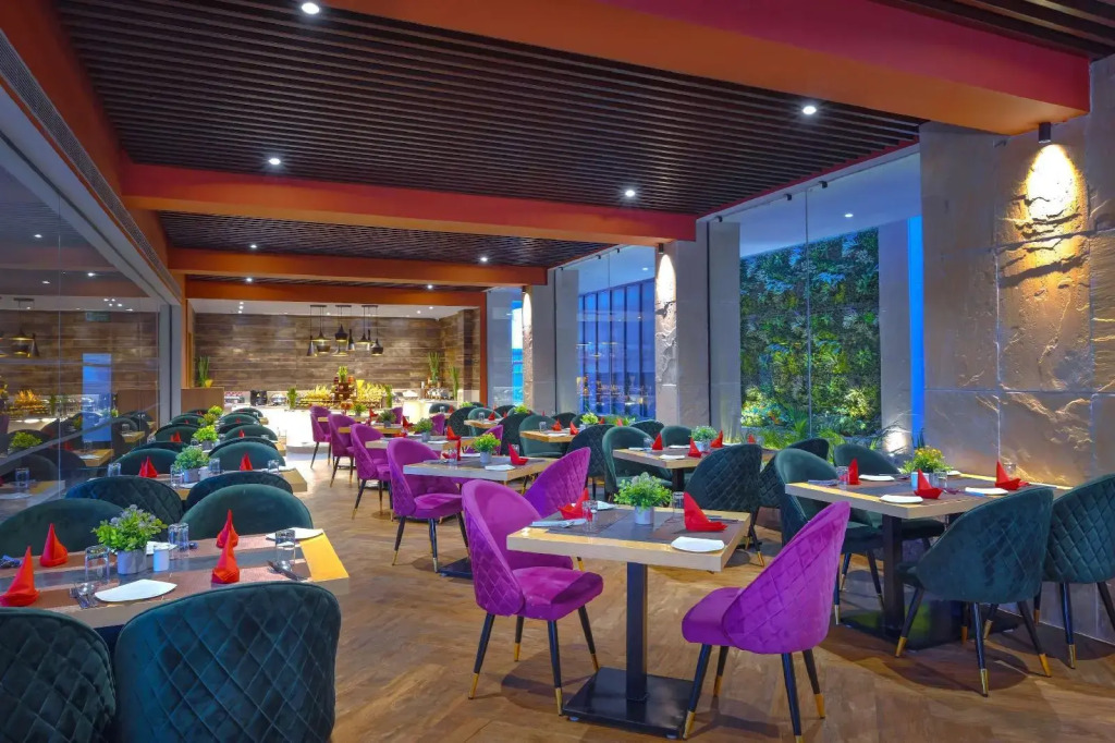 Royale Sarovar Portico Agra