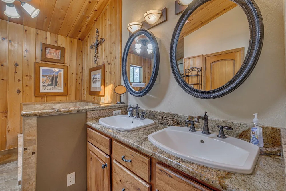 Tranquil Ruidoso Cabin w/ Private Hot Tub!