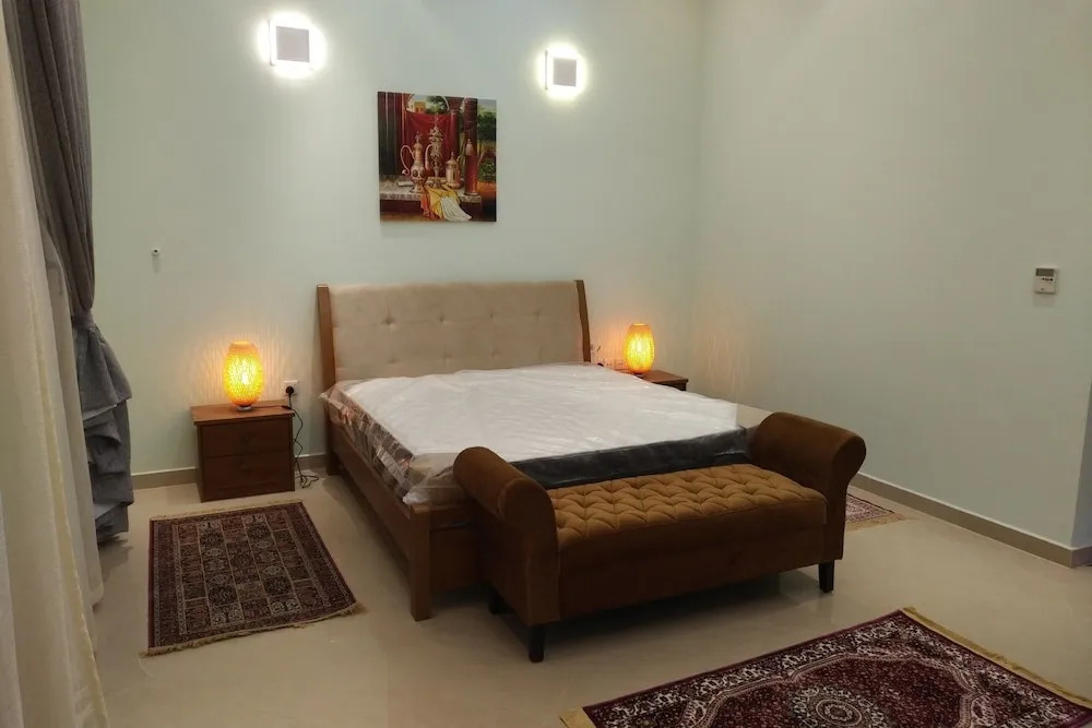 Emirates Hills Lake View Villa