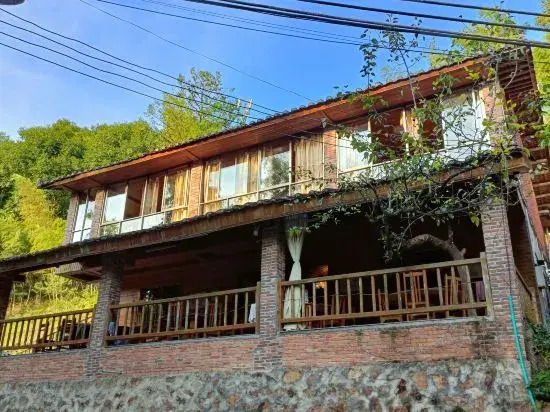Longmen Nankunshan Taoyuan Ecological Holiday House