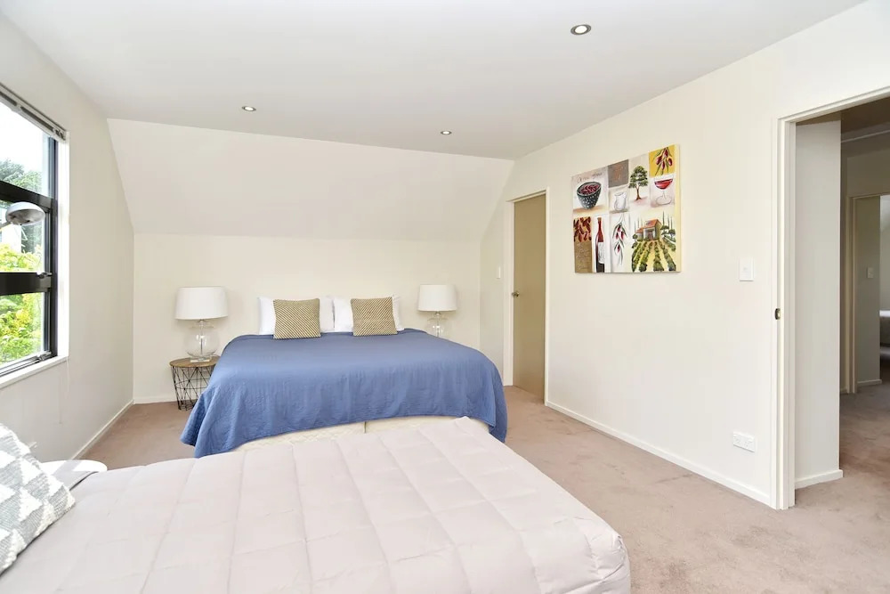 Hagley Apartment