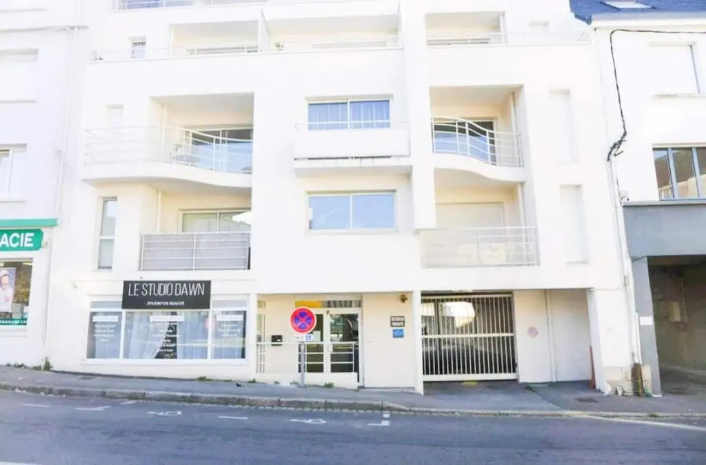 T3 hypercentre avec terrasse et, parking
