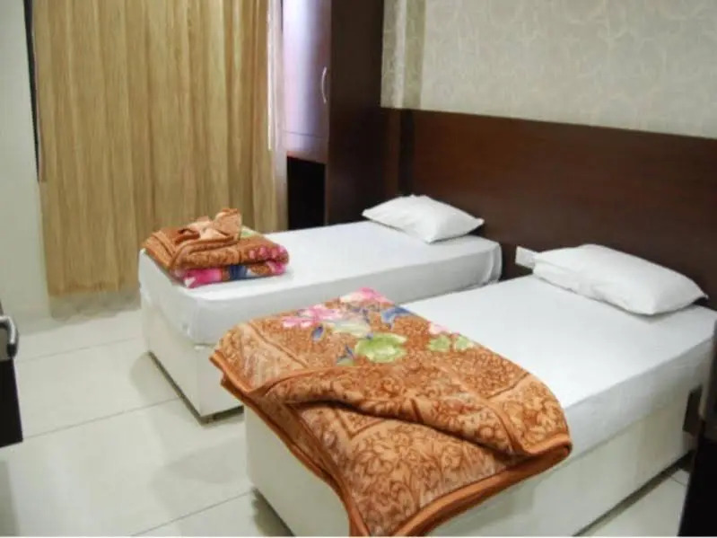 Hotel Poonam Palace