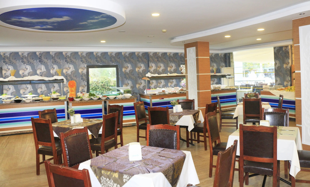 CLUB AQUA PLAZA
