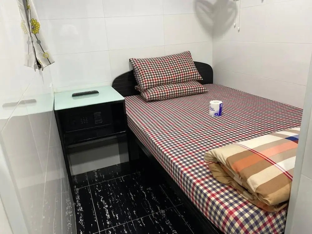 KK Hotel - Hostel - 24 hrs Reception in Flat C2 , Tsim Sha Tsui Building, 83-97 Nathan Road, Tsim Sha Tsui, Kowloon