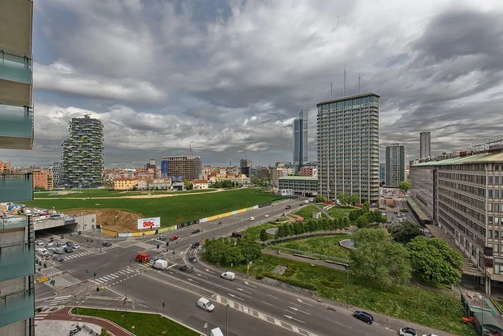 Stylish elegant Apartment in Torre Solaria with exclusive Milans view