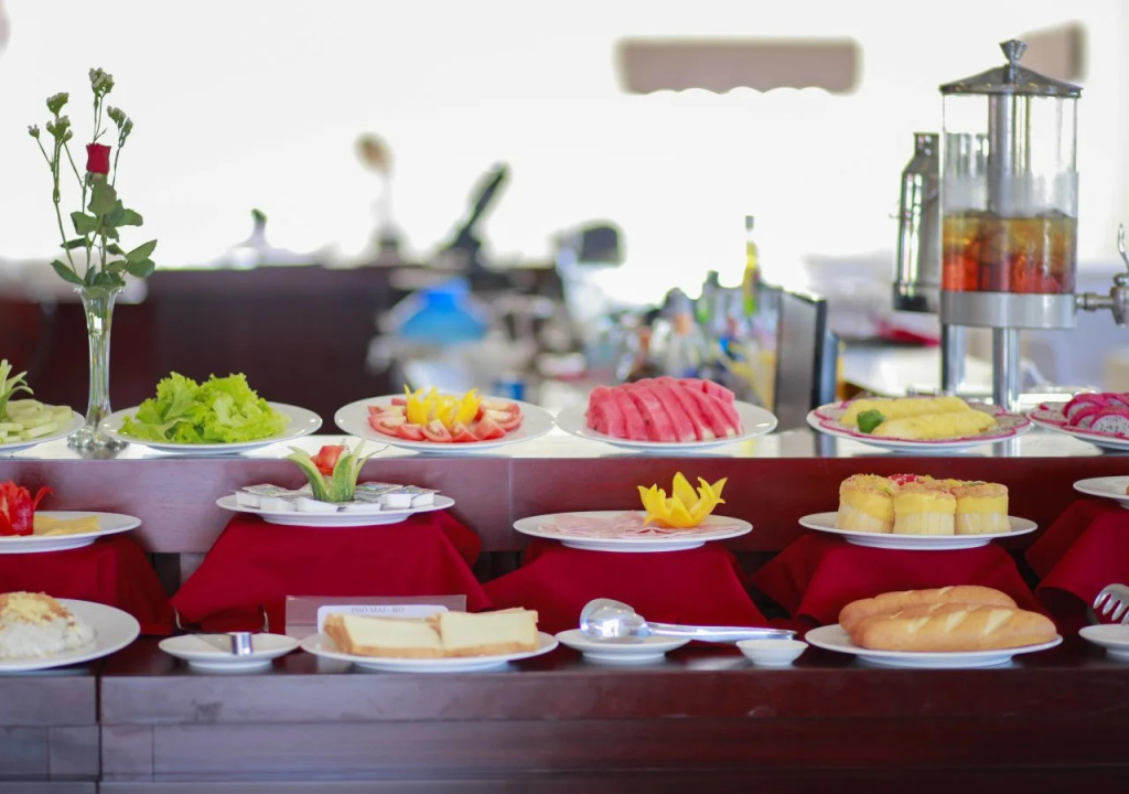 Ban Thach Riverside Hotel & Resort