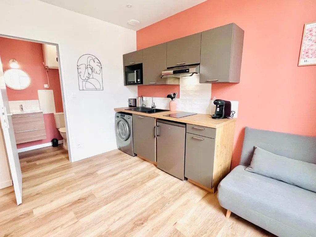 LE QUAI 3 - Studio neuf LUMINEUX CALME - CLIM - WiFi - Gare à 200m
