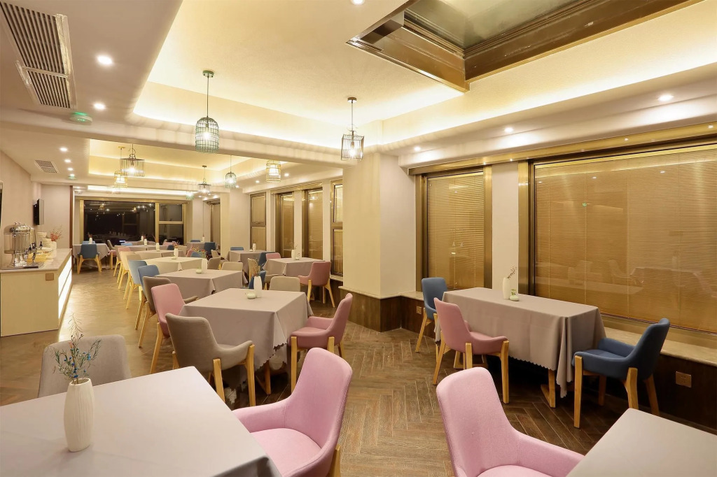 Lujia International Hotel