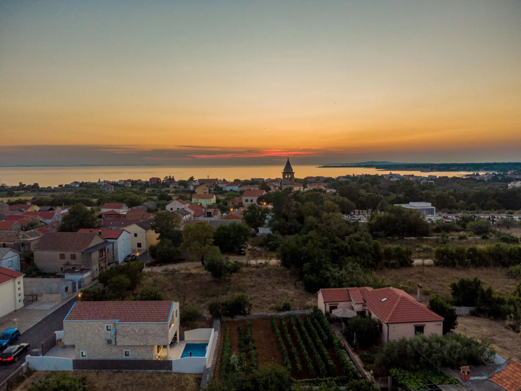 Villa Dina in Zaton with 3 bedrooms and 2 bathrooms