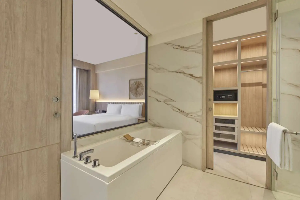Hilton Gurugram Baani City Centre