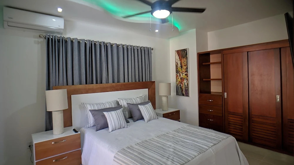 Modern & Private Tropical Villa in Gated Community Minutes From the Beach