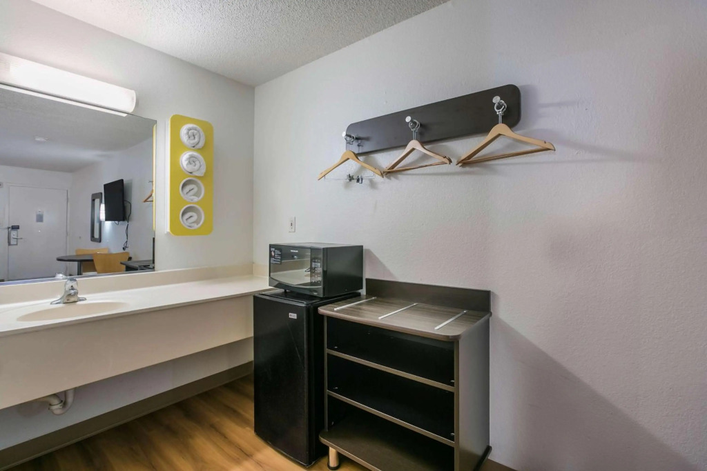 Motel 6-Dothan, AL