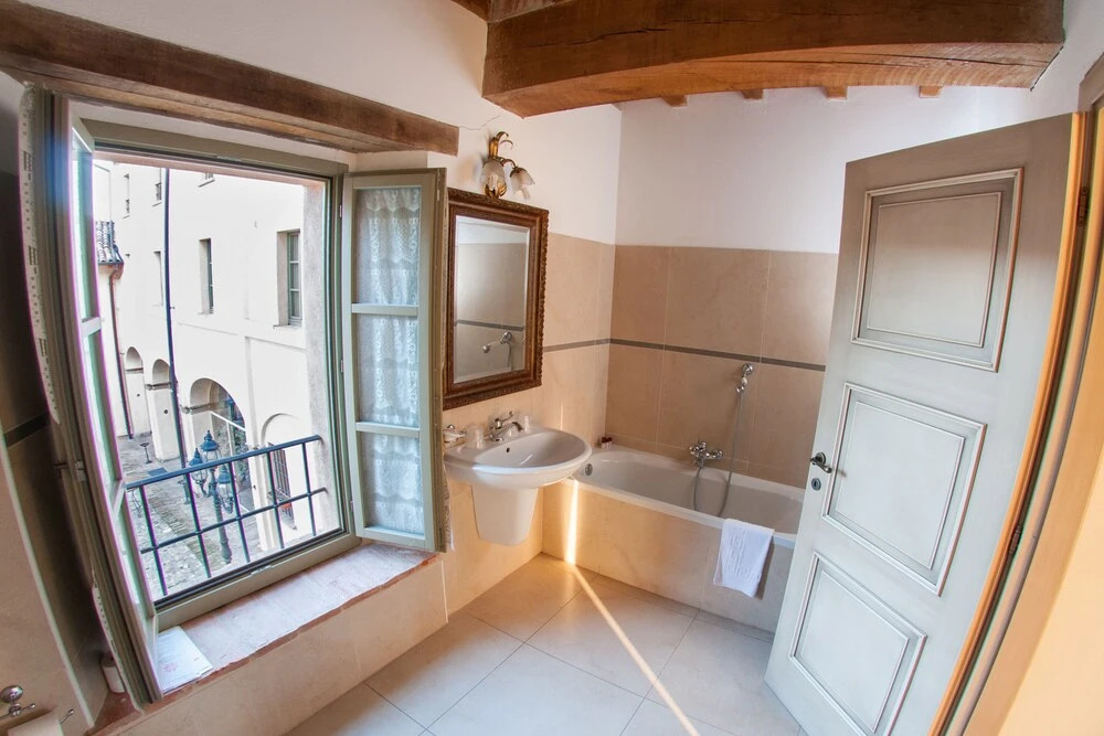 Hotel La Tavola Rotonda
