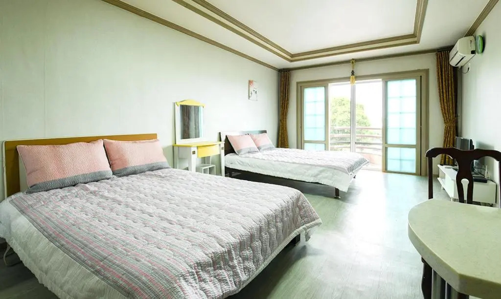 Aewol Yeonhwachon Pension