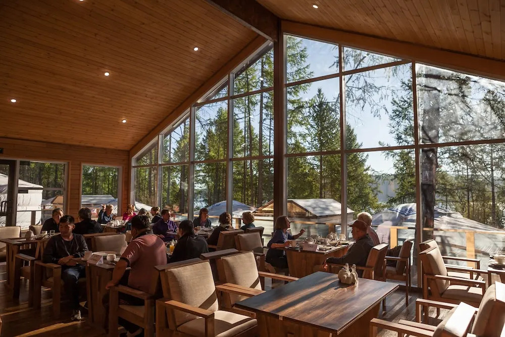 Lake Forest Lodge