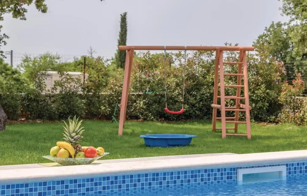 Amazing Home in Vodnjan With Wifi, 3 Bedrooms and Outdoor Swimming Pool