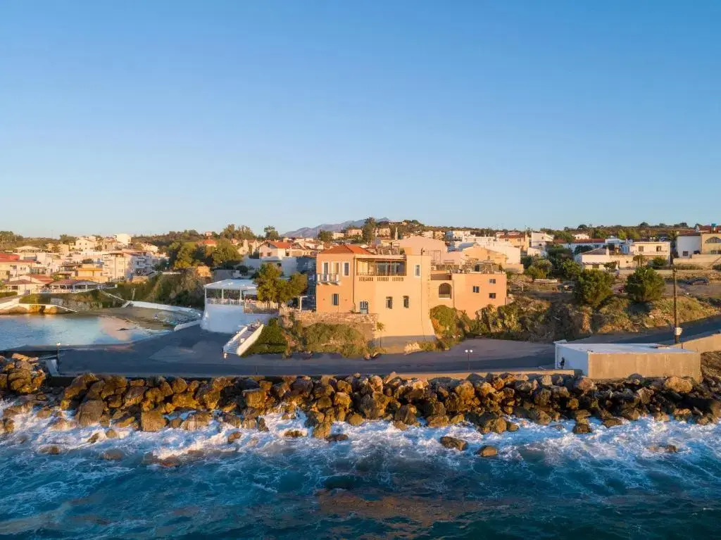 Captains House Hotel Suites & Apartments