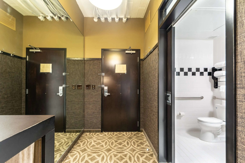 Proximity Hotel