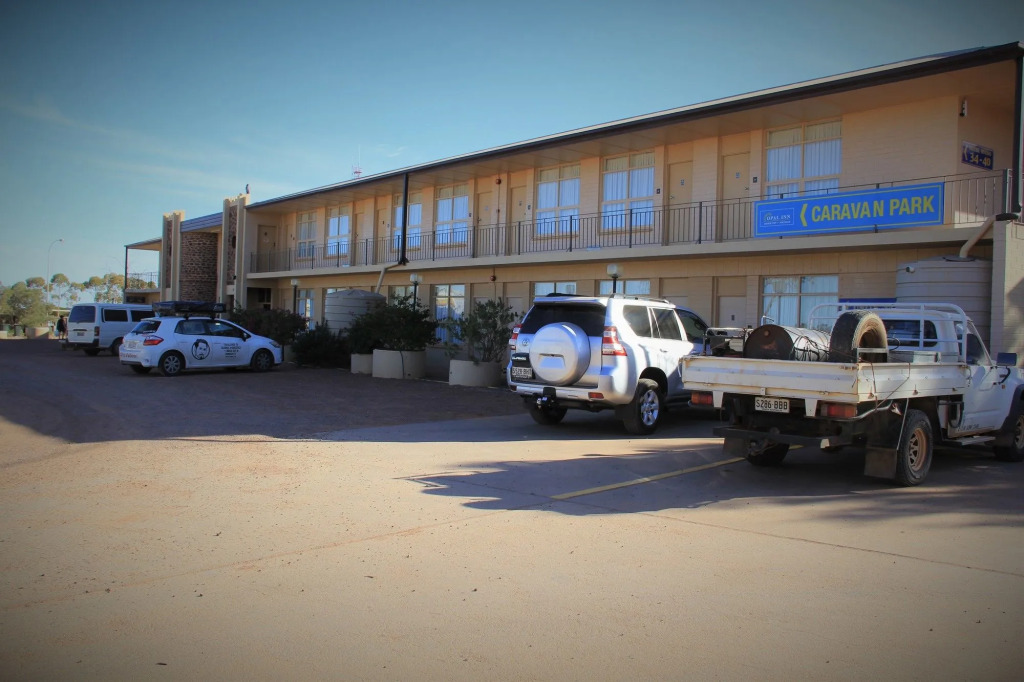 Opal Inn Hotel, Motel, Caravan Park