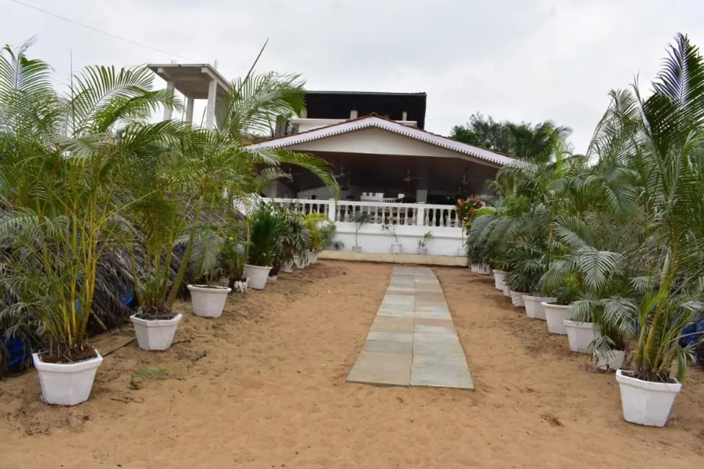 Lillywoods Zac Beach Resort