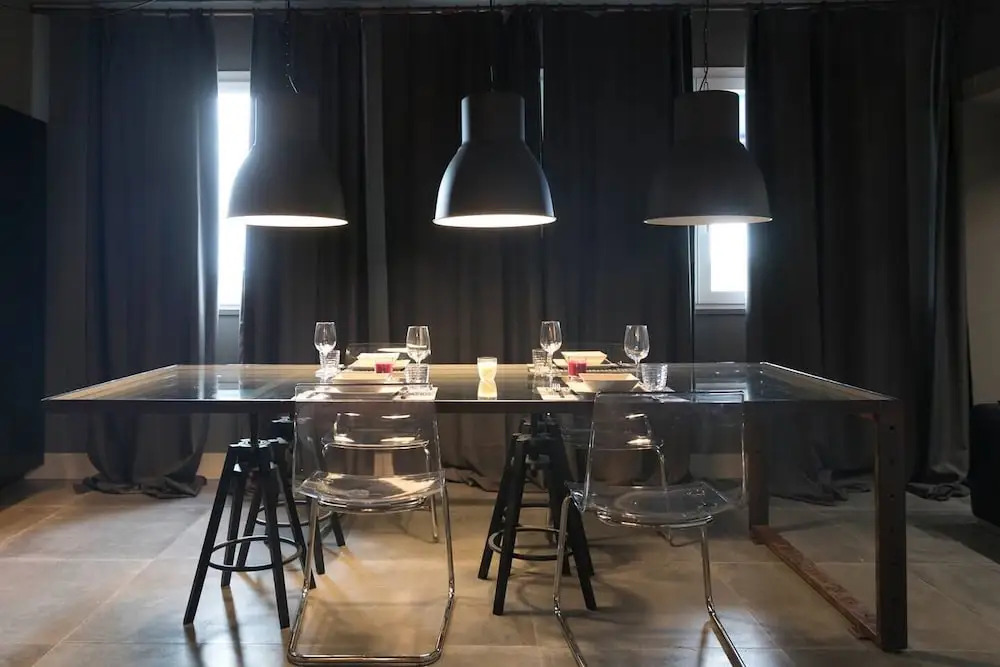 Altido Black Apartment